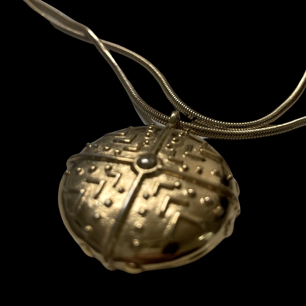 Vintage Estate Vendome Gold Tone Long Chain Link Necklace With Strange Locket 55$